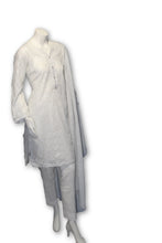 01 Pakistani Indian Fine Design Chicken Embroidered 3 Pcs Suit
